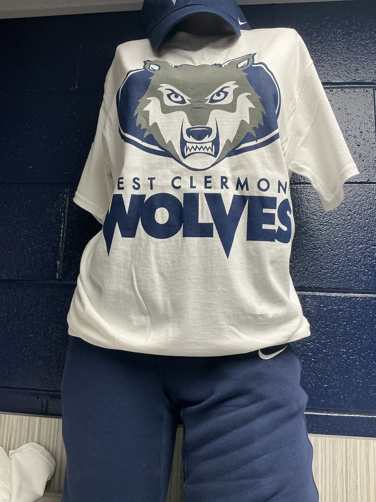 Short sleeve white tshirt with navy wolfhead centered