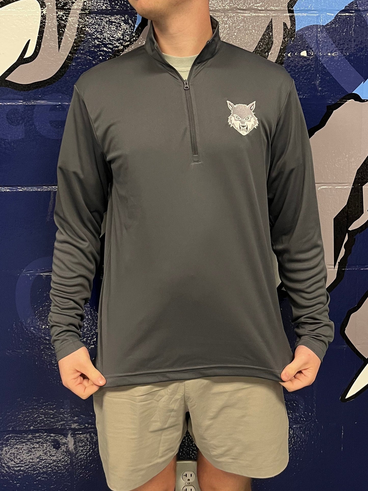 1/4 Zip Grey Wolf Head